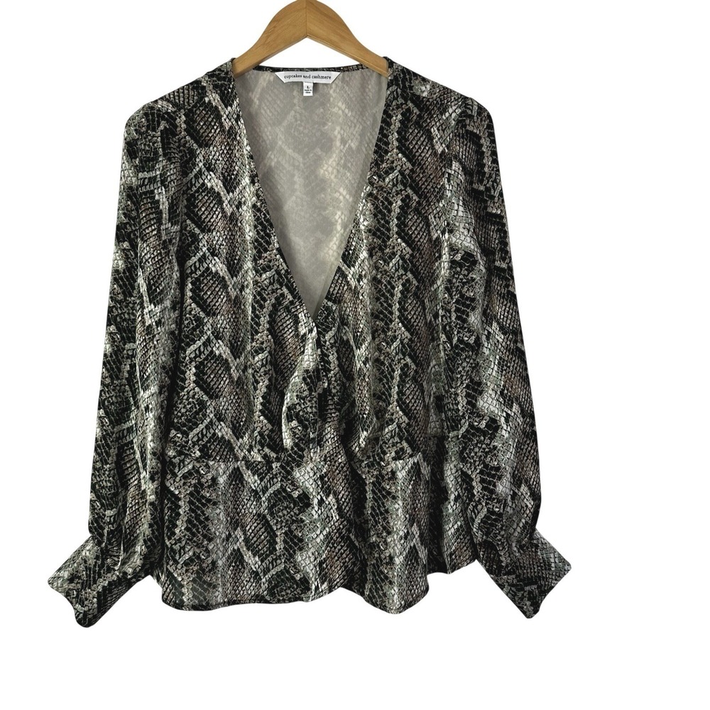 Cupcakes and Cashmere Wrap Top Womens Large Dark Jasper Python Snake‎ Print Goth